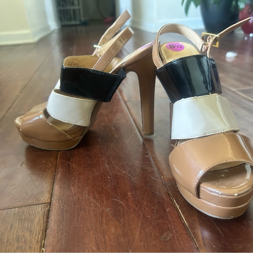 Jessica Simpson Women's Brown and Black Heels